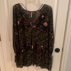 Free People top / sz L